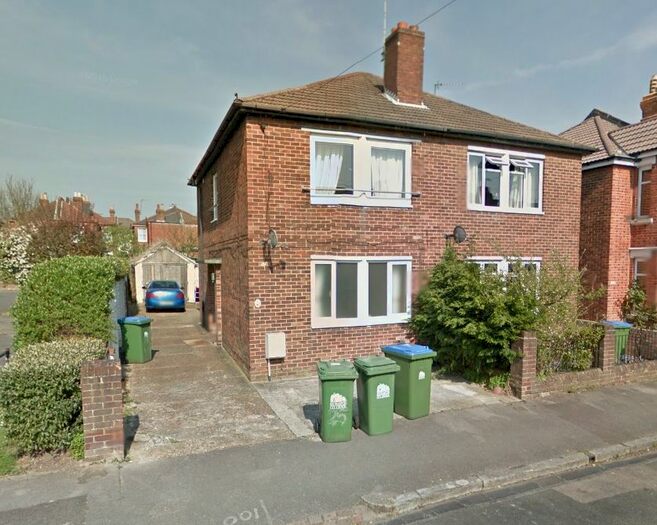 1 Bedroom Flat To Rent In Charlton Road, Southampton, SO15
