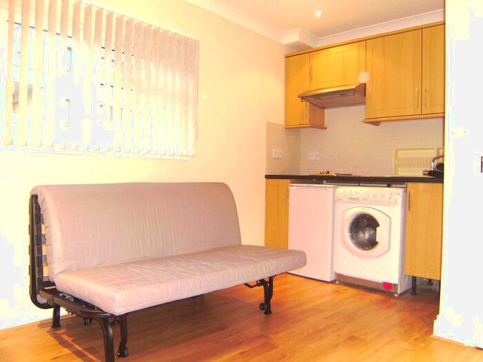 Studio To Rent In Abbey Road, Park Royal, NW10
