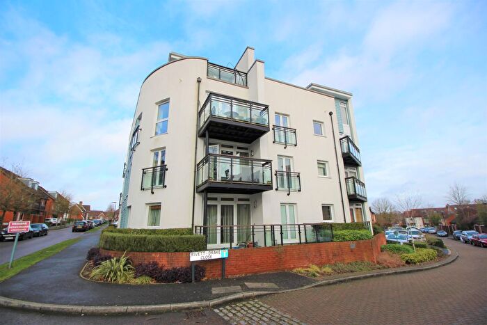 2 Bedroom Flat To Rent In Rivett Drake Close, Guildford, Surrey, GU2