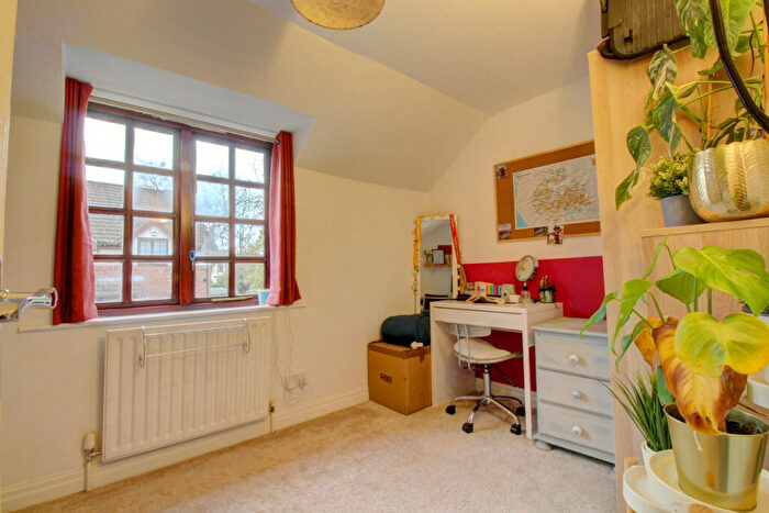 2 Bedroom End Of Terrace House For Sale In Foxwood Farm Way, Leeds, LS8
