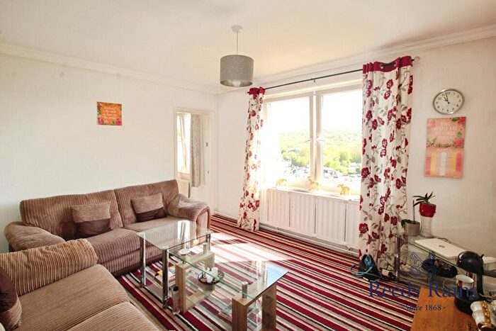 2 Bedroom Apartment For Sale In Bradfield Road, Sheffield, South Yorkshire, S6