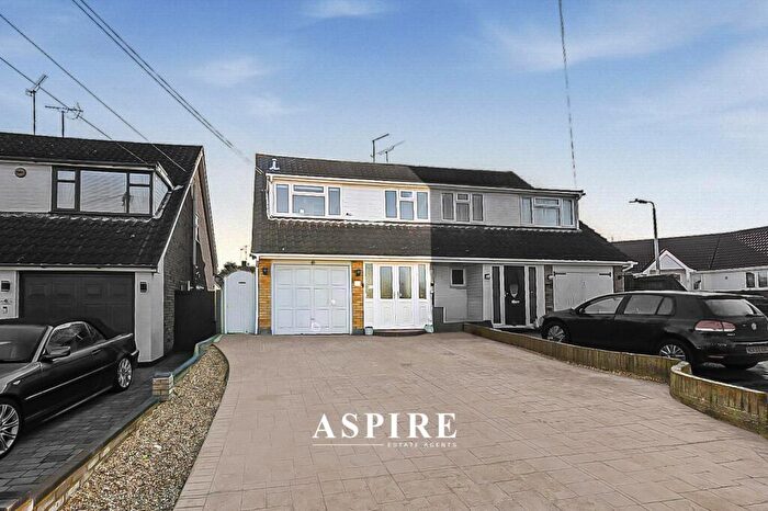 4 Bedroom Semi Detached House For Sale In Marshalls Close, SS6