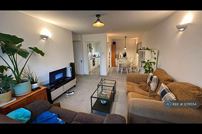 2 Bedroom Flat To Rent In Link House, London, E3