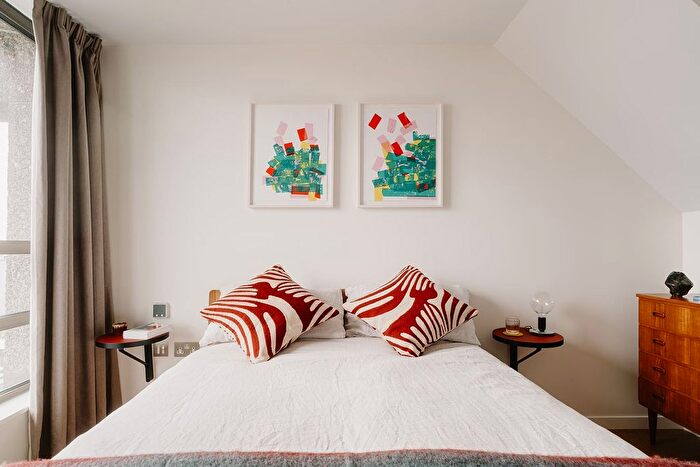 2 Bedroom Flat To Rent In Balfron Tower, St Leonards Road, London, E14