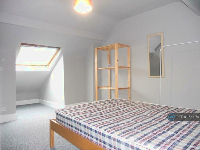 3 Bedroom End Of Terrace House To Rent In A Abbeydale Road, Sheffield, S7