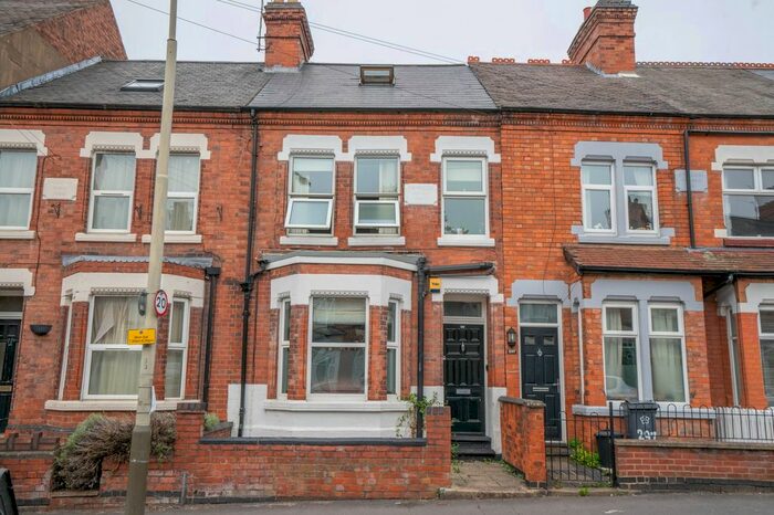 3 Bedroom Terraced House To Rent In Clarendon Park Road, Leicester, LE2