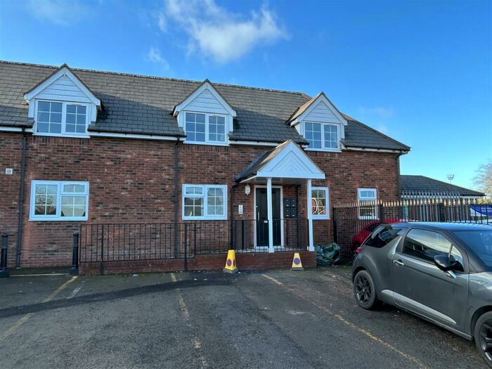 1 Bedroom Apartment To Rent In Stourbridge Road, Halesowen, West Midlands, B63