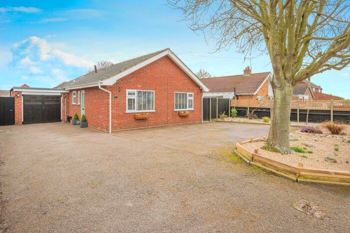 3 Bedroom Detached Bungalow For Sale In Eden Close, Bacton, Norwich, NR12