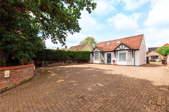 4 Bedroom Bungalow For Sale In Luton Road, Wilstead, Bedfordshire, MK45