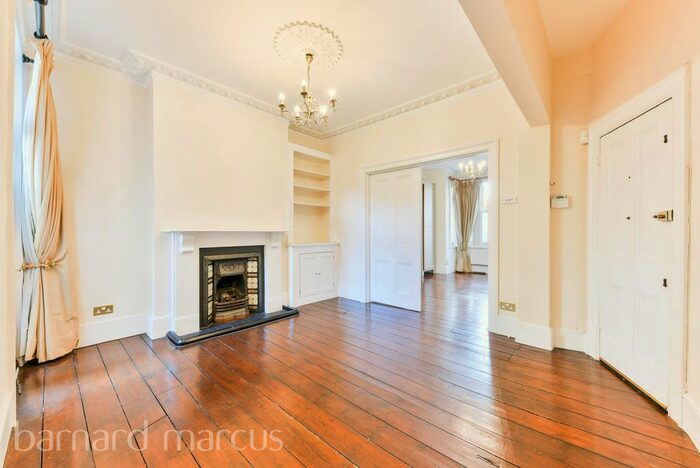 2 Bedroom Flat To Rent In Whellock Road, Chiswick, London, W4