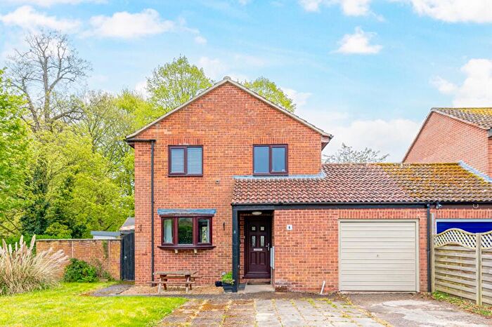 3 Bedroom Detached House For Sale In Atherton Place, Lambourn, RG17