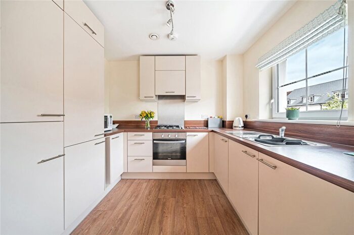 2 Bedroom Flat For Sale In Eden Road, Dunton Green, Sevenoaks, Kent, TN14