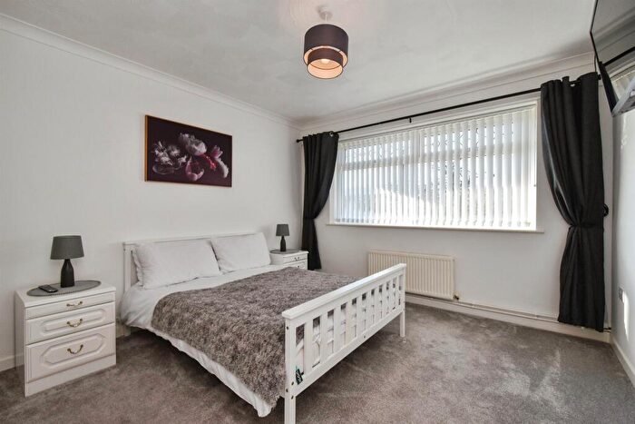 3 Bedroom Detached Bungalow For Sale In Lakeside Gardens, Merthyr Tydfil, CF48