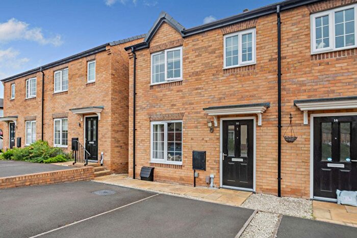 3 Bedroom Semi-Detached House For Sale In Wren Green Way, Wrenthorpe, Wakefield, WF2