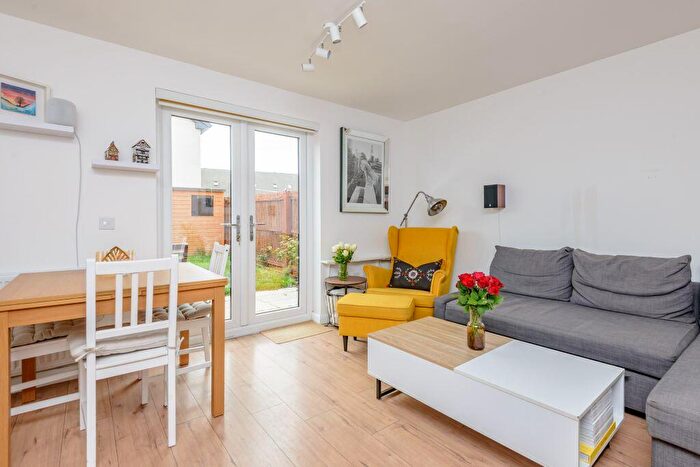 2 Bedroom Terraced House For Sale In St Aidens Road, The Wisp, EH16