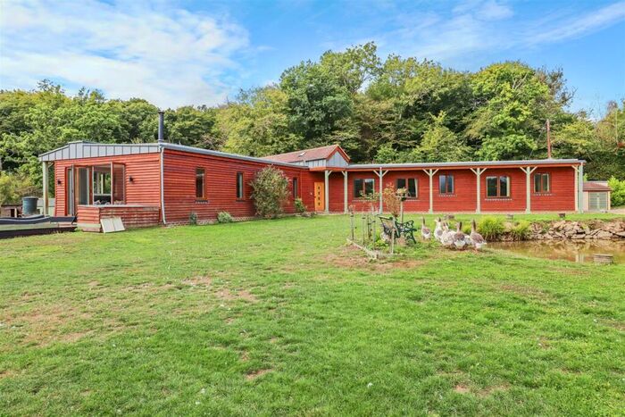 3 Bedroom Detached Bungalow For Sale In Foxy Hollow Farm, BN27