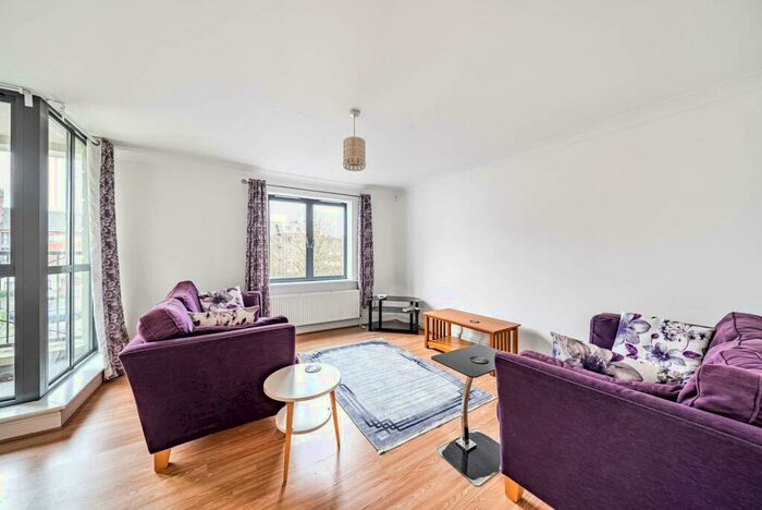 2 Bedroom Flat To Rent In Manor Gardens, Islington, London, N7