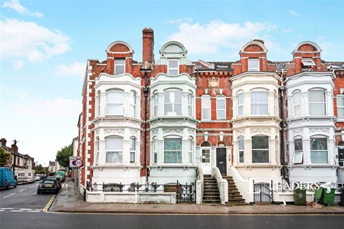 Studio To Rent In Victoria Road North, Southsea, Hampshire, PO5