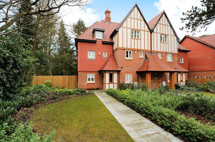 3 Bedroom End Of Terrace House To Rent In Martingales Close, Ascot, SL5