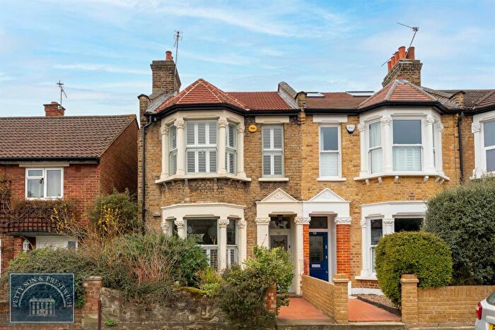 3 Bedroom House To Rent In Gordon Road, Wanstead, E11