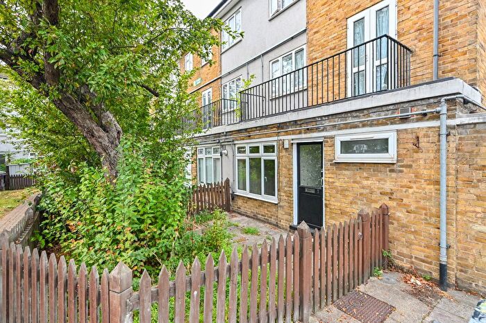 1 Bedroom Flat For Sale In Watkins House, Tower Hamlets, London, E14