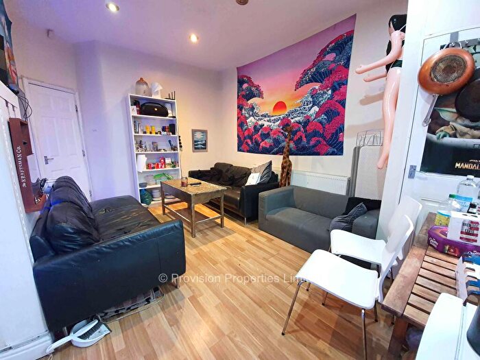 7 Bedroom End Of Terrace House To Rent In Walmsley Road, Hyde Park, Leeds, LS6