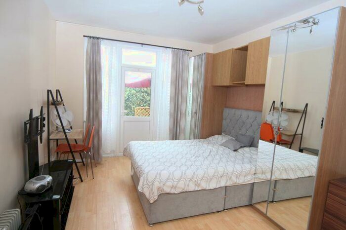 Studio To Rent In Vaughan Road, Harrow, HA1