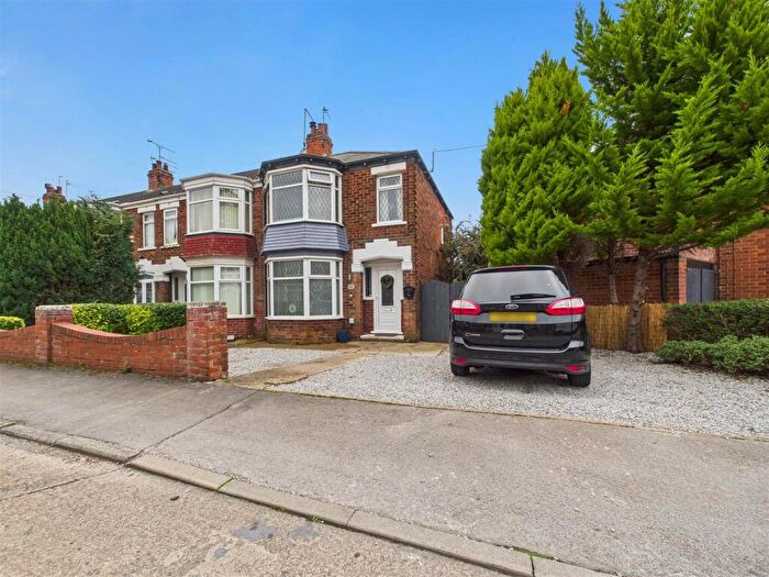 3 Bedroom End Of Terrace House For Sale In Trafford Road, Willerby, Hull, HU10