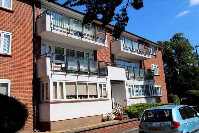 2 Bedroom Apartment To Rent In Calthorpe Gardens, Edgware, HA8
