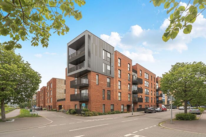 2 Bedroom Flat For Sale In Hering Road, Cambridge, CB2