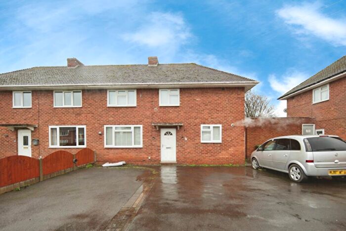3 Bedroom Semi Detached House For Sale In Springfields, Birmingham, West Midlands, B46