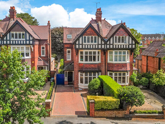 5 Bedroom Semi-Detached House For Sale In Northumberland Road, Leamington Spa, Warwickshire, CV32