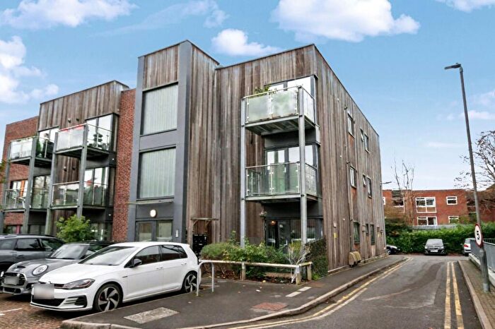 2 Bedroom Flat For Sale In Blackburn Close, Oxford, OX3