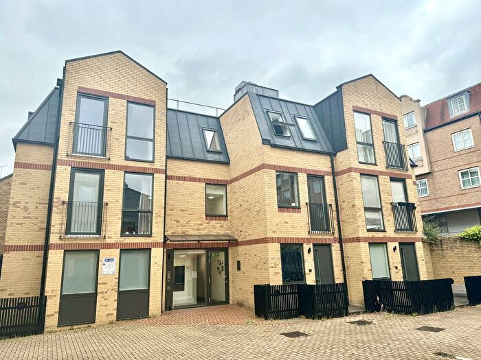 1 Bedroom Flat To Rent In Albion Court, Albion Place, London, W6