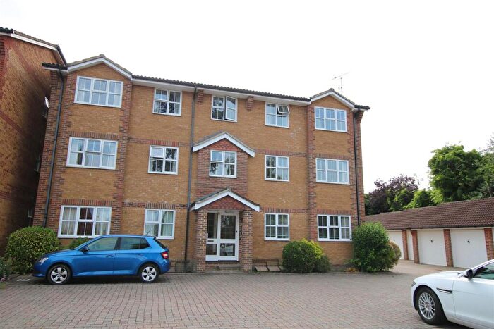 2 Bedroom Apartment To Rent In Trinity Court, Horsham, RH12