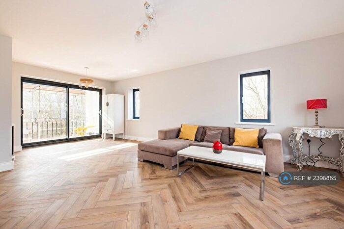 3 Bedroom Flat To Rent In Belvedere Court, London, NW2