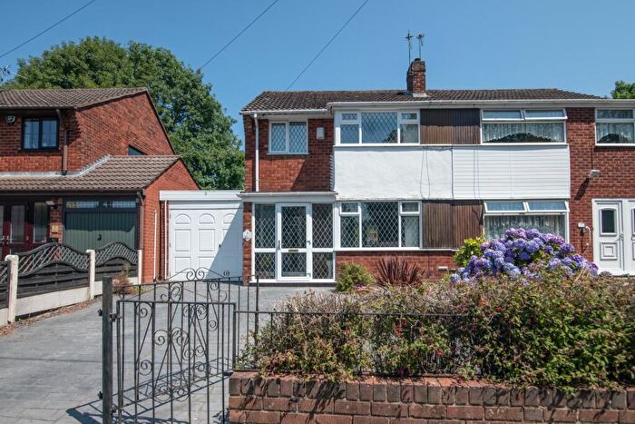 3 Bedroom Semi Detached House For Sale In Victoria Road, Tipton, DY4