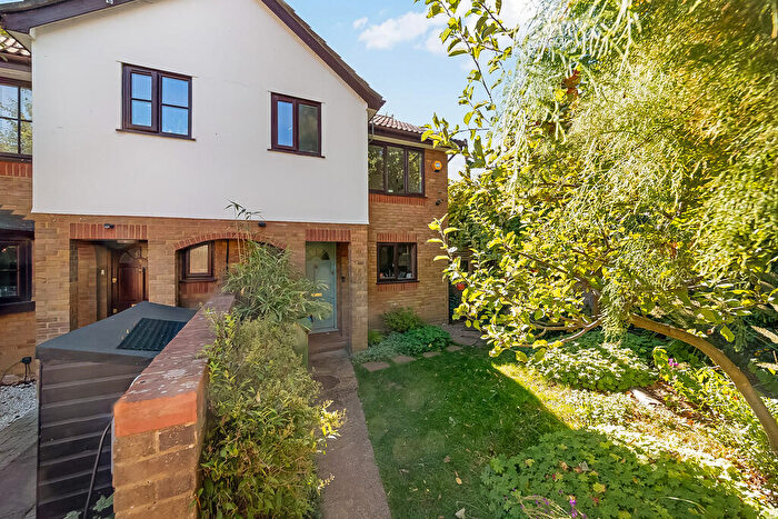 3 Bedroom End Of Terrace House For Sale In Wellington Mews, East Dulwich, SE22