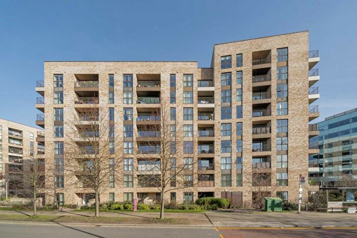 1 Bedroom Flat For Sale In Lakeside Drive, Acton, NW10