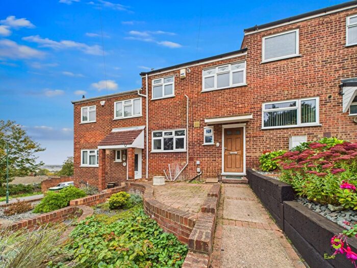 3 Bedroom Terraced House For Sale In Upper Park Road, Belvedere, Kent, DA17