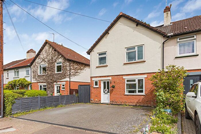 4 Bedroom End Of Terrace House For Sale In Foxholes Avenue, Hertford, SG13