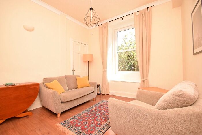 1 Bedroom Flat To Rent In Wardlaw Street, Gorgie, Edinburgh, EH11