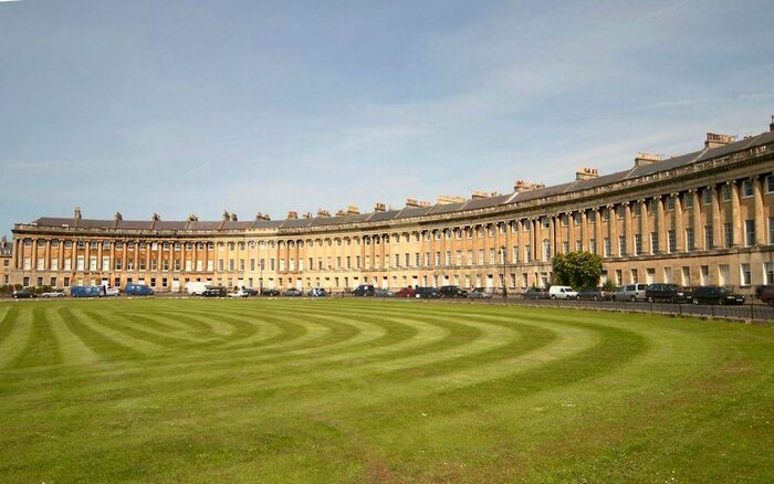 2 Bedroom Flat To Rent In Royal Crescent, Bath, BA1