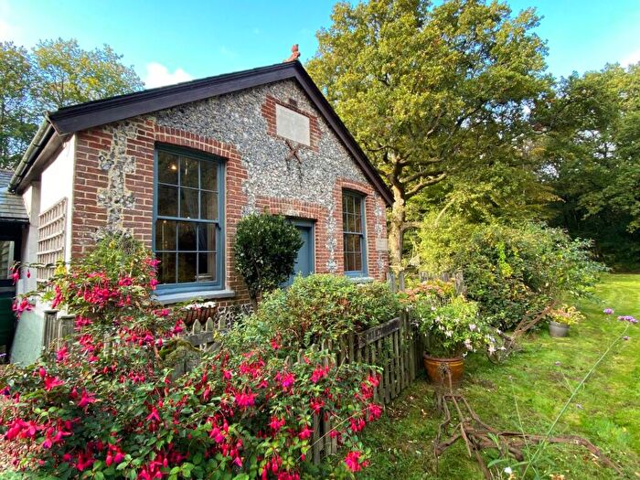 2 Bedroom Link Detached House To Rent In Harvest Lane, Stelling Minnis, Canterbury, Kent, CT4