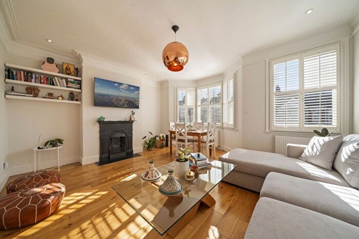 2 Bedroom Flat To Rent In Kings Road, London, NW10