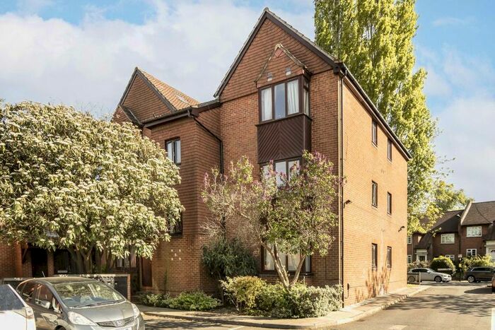 Studio To Rent In Ashbourne Road, London, W5