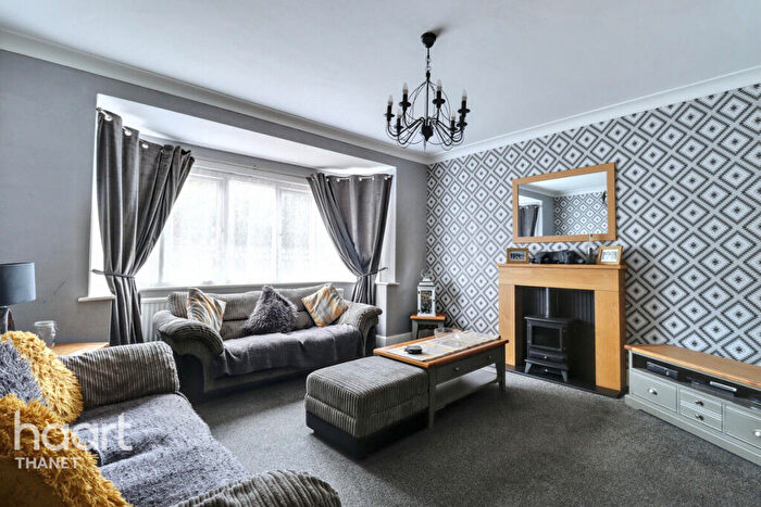 4 Bedroom Detached House For Sale In Northumberland Avenue, Margate, CT9