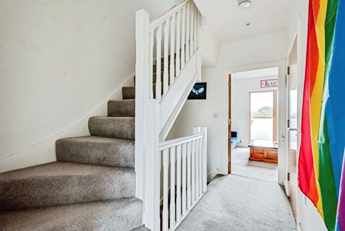 3 Bedroom End Of Terrace House For Sale In Sher Afzal Close, Oxford, OX4