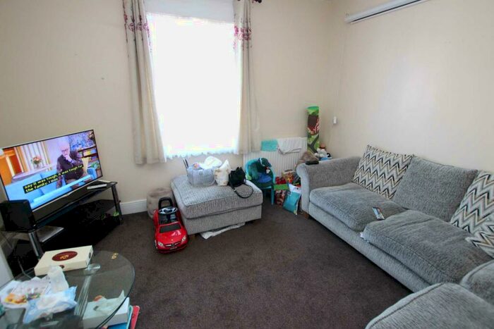 3 Bedroom Apartment To Rent In Erleigh Road, Reading, RG1
