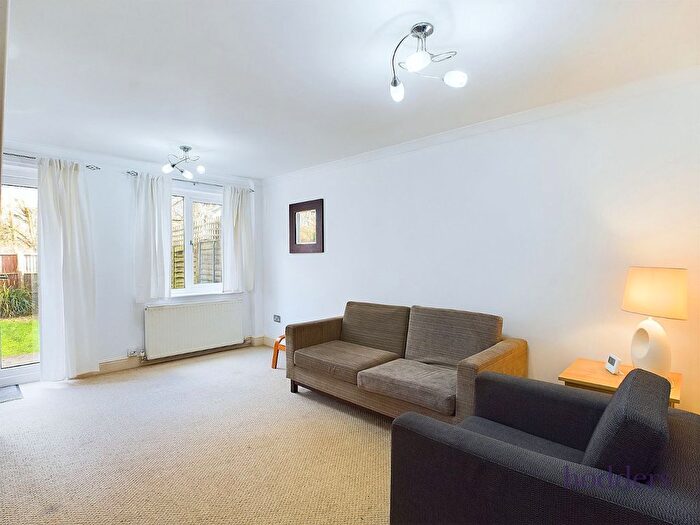 2 Bedroom End Of Terrace House To Rent In Quincy Road, Egham, Surrey, TW20
